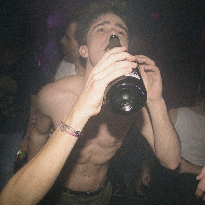 Ambiance de folie à la soirée Doctor Love — clubbing à Paris